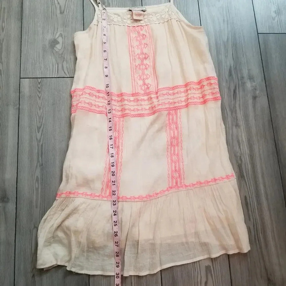 Flying Tomato Mini Dress Women's Size L Beige Rayon Ruffle Sleeveless Scoop Neck - Picture 7 of 9